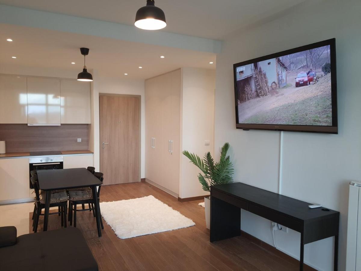 Apartment Waterfront - Na Vodi *