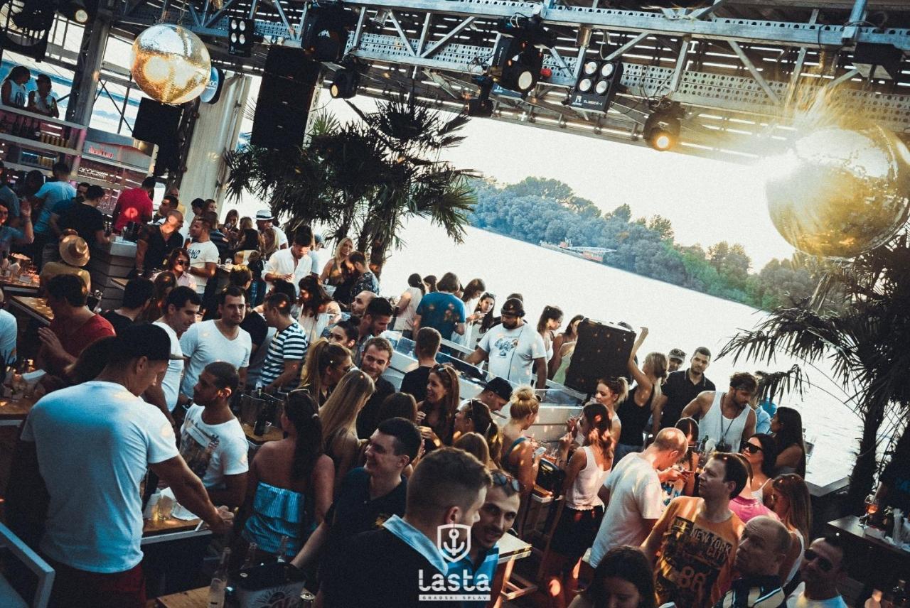 Waterfront - Na Vodi *